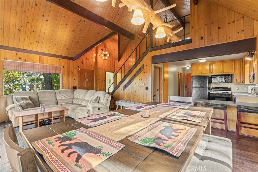 Lake Arrowhead, California, 92352, United States, 3 Bedrooms Bedrooms, ,2.5 BathroomsBathrooms,Residential,Forsale,1971033