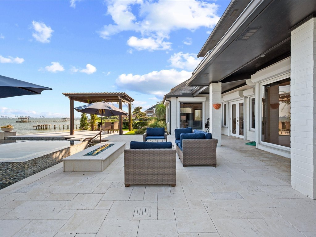 La Porte, Texas, 77571, United States, 4 Bedrooms Bedrooms, ,3.5 BathroomsBathrooms,Residential,Forsale,1973422