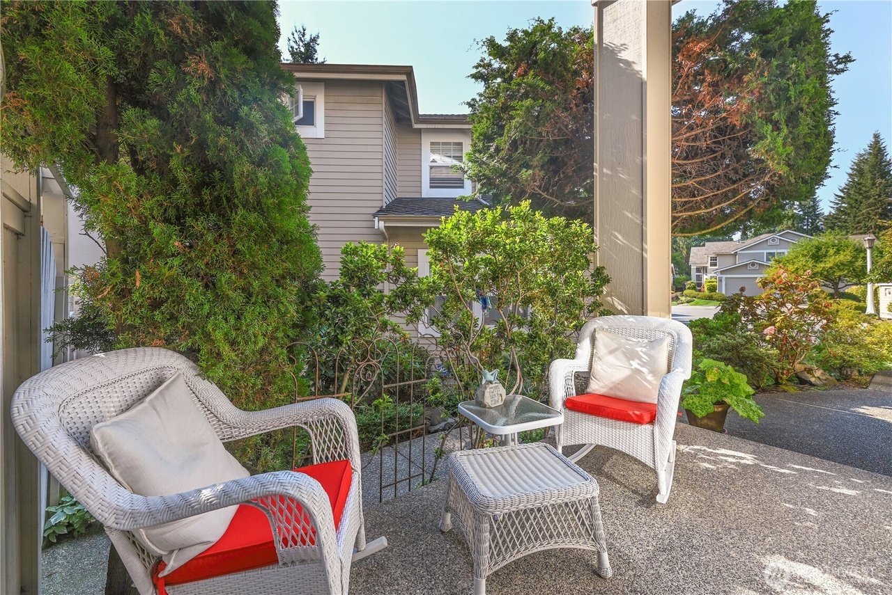 Mill Creek, Washington, 98012, United States, 2 Bedrooms Bedrooms, ,3 BathroomsBathrooms,Residential,Forsale,1965874