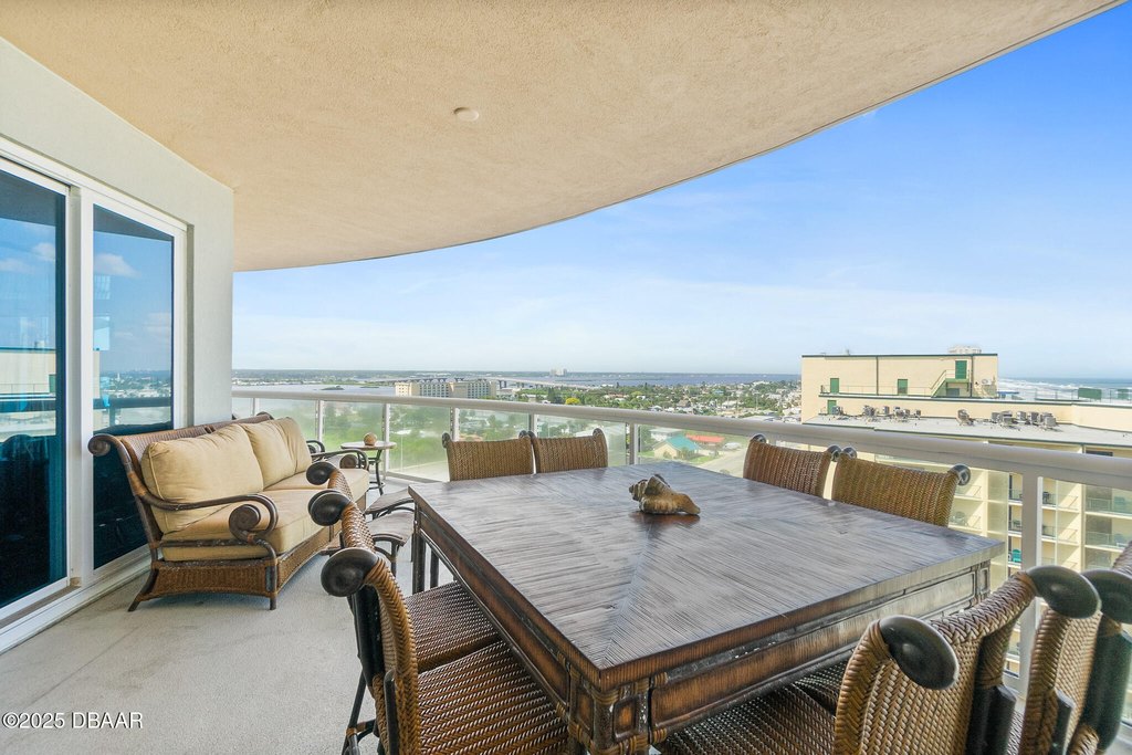 Daytona Beach Shores, Florida, 32118, United States, 2 Bedrooms Bedrooms, ,2.5 BathroomsBathrooms,Residential,Forsale,1964585