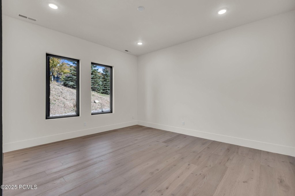 Kamas, Utah, 84036, United States, 4 Bedrooms Bedrooms, ,4.5 BathroomsBathrooms,Residential,Forsale,1994170