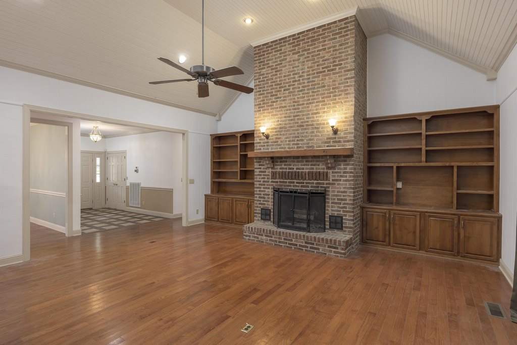 Signal Mountain, Tennessee, 37377, United States, 5 Bedrooms Bedrooms, ,3.5 BathroomsBathrooms,Residential,Forsale,1995325