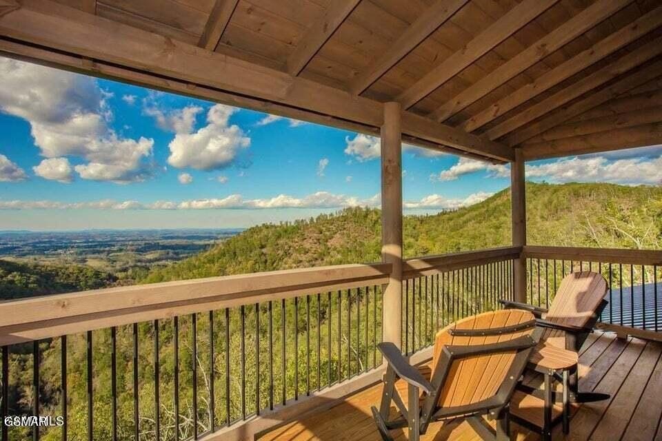 Sevierville, Tennessee, 37876, United States, 5 Bedrooms Bedrooms, ,3.5 BathroomsBathrooms,Residential,Forsale,1973601