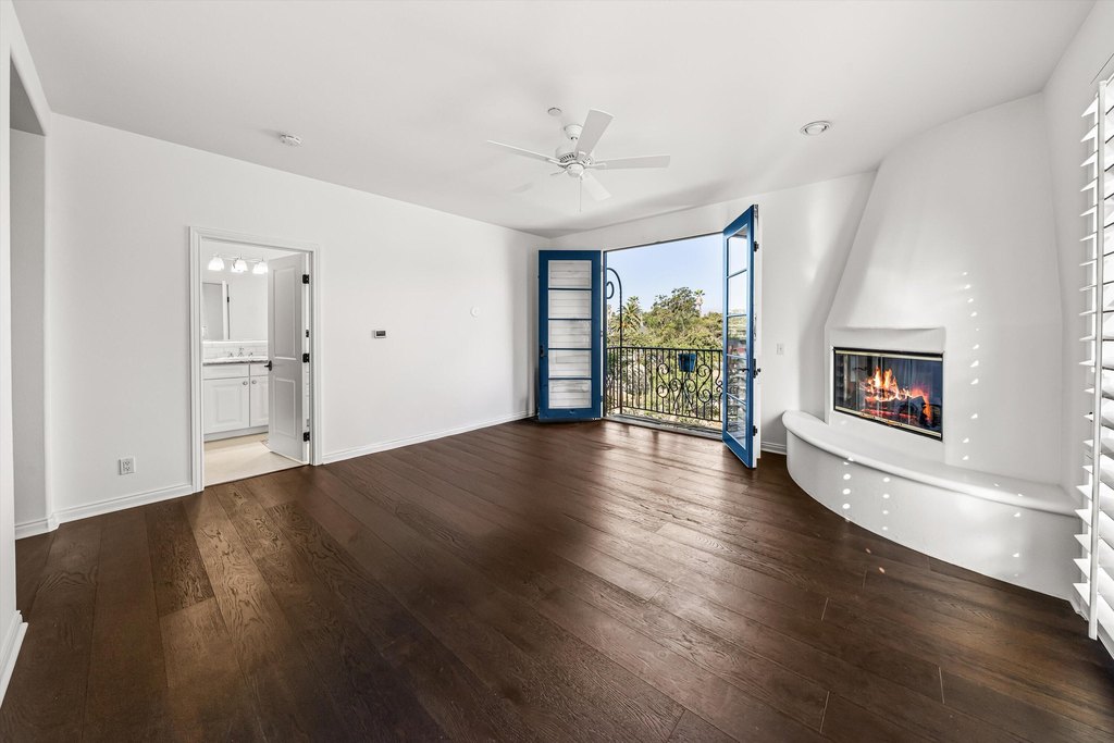 SANTA BARBARA, California, 93101, United States, 2 Bedrooms Bedrooms, ,2.5 BathroomsBathrooms,Residential,Forsale,2004320