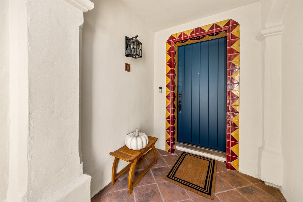 SANTA BARBARA, California, 93101, United States, 2 Bedrooms Bedrooms, ,2.5 BathroomsBathrooms,Residential,Forsale,2004320