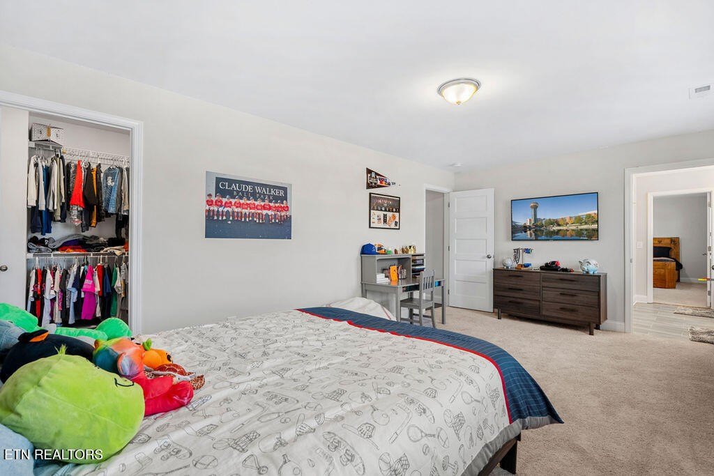 Lenoir City, Tennessee, 37771, United States, 4 Bedrooms Bedrooms, ,3.5 BathroomsBathrooms,Residential,Forsale,1973586