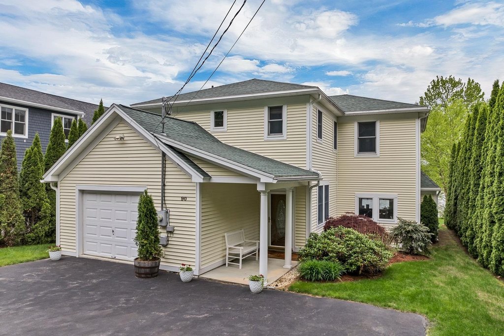 Laconia, New Hampshire, 03246, United States, 5 Bedrooms Bedrooms, ,3 BathroomsBathrooms,Residential,Forsale,1893890