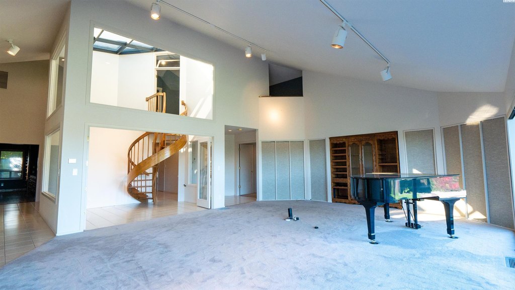 Richland, Washington, 99352, United States, 2 Bedrooms Bedrooms, ,3 BathroomsBathrooms,Residential,Forsale,1922429