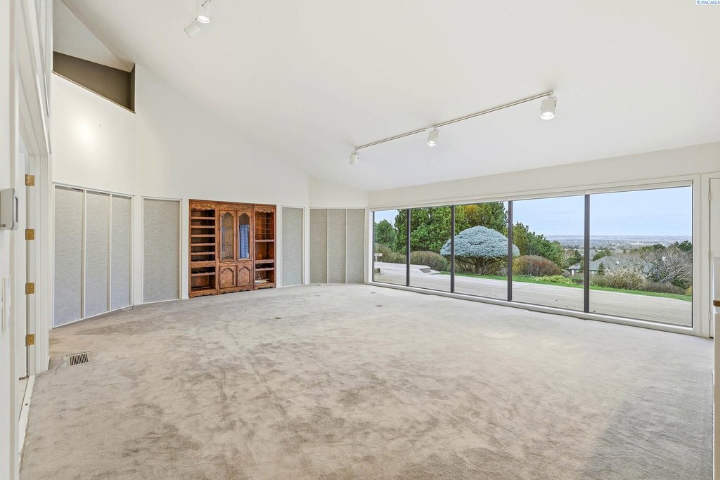 Richland, Washington, 99352, United States, 2 Bedrooms Bedrooms, ,3 BathroomsBathrooms,Residential,Forsale,1922429