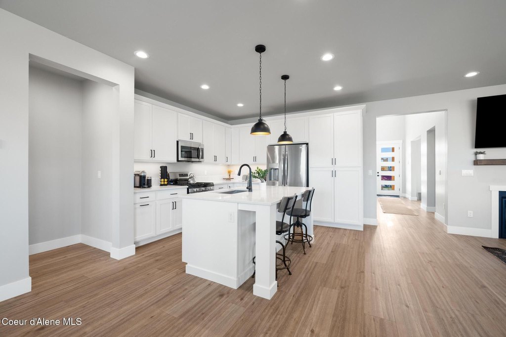 Sandpoint, Idaho, 83864, United States, 4 Bedrooms Bedrooms, ,3.5 BathroomsBathrooms,Residential,Forsale,1946357