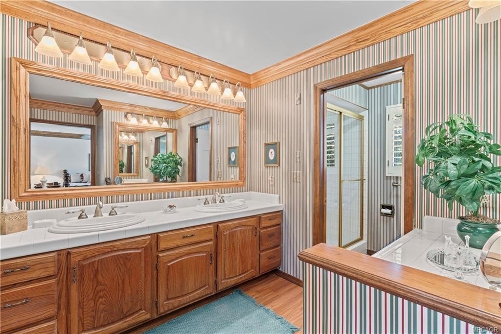 Lake Arrowhead, California, 92352, United States, 5 Bedrooms Bedrooms, ,5 BathroomsBathrooms,Residential,Forsale,1886287