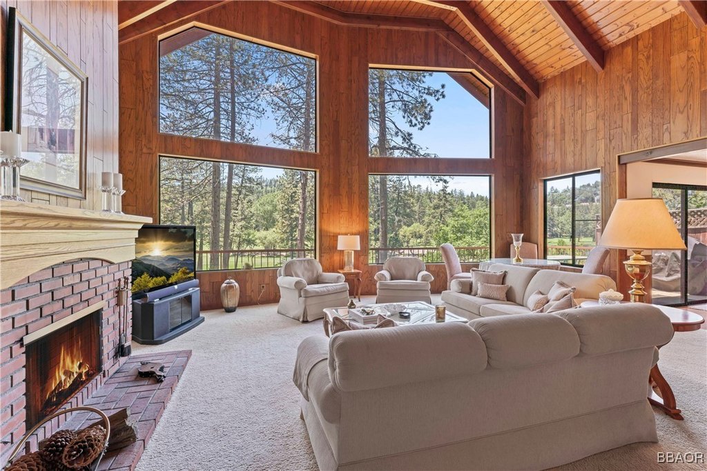 Lake Arrowhead, California, 92352, United States, 5 Bedrooms Bedrooms, ,5 BathroomsBathrooms,Residential,Forsale,1886287