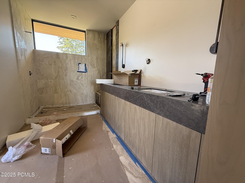 Park City, Utah, 84060, United States, 6 Bedrooms Bedrooms, ,7.5 BathroomsBathrooms,Residential,Forsale,2000251