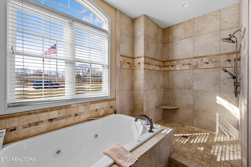 Maryville, Tennessee, 37801, United States, 4 Bedrooms Bedrooms, ,3.5 BathroomsBathrooms,Residential,Forsale,2011912