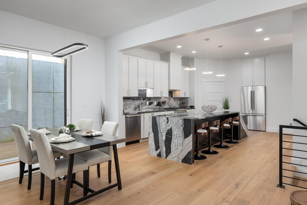 Chattanooga, Tennessee, 37405, United States, 4 Bedrooms Bedrooms, ,4.5 BathroomsBathrooms,Residential,Forsale,2009592