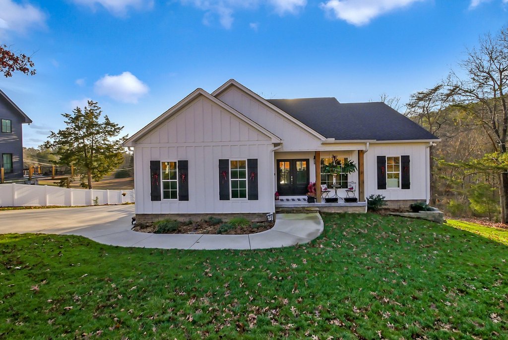 Harrison, Tennessee, 37341, United States, 2 Bedrooms Bedrooms, ,2 BathroomsBathrooms,Residential,Forsale,2011263