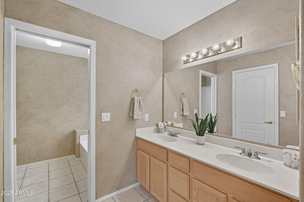 Gold Canyon, Arizona, 85118, United States, 4 Bedrooms Bedrooms, ,2 BathroomsBathrooms,Residential,Forsale,1971071