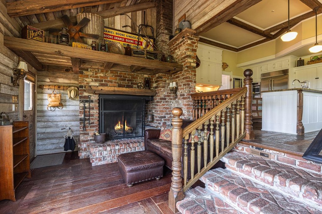 Windsor, California, 95492, United States, 5 Bedrooms Bedrooms, ,4 BathroomsBathrooms,Residential,Forsale,2004744