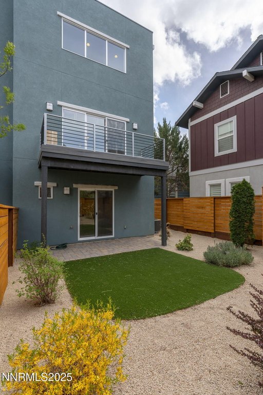 Reno, Nevada, 89501, United States, 2 Bedrooms Bedrooms, ,2 BathroomsBathrooms,Residential,Forsale,2012836