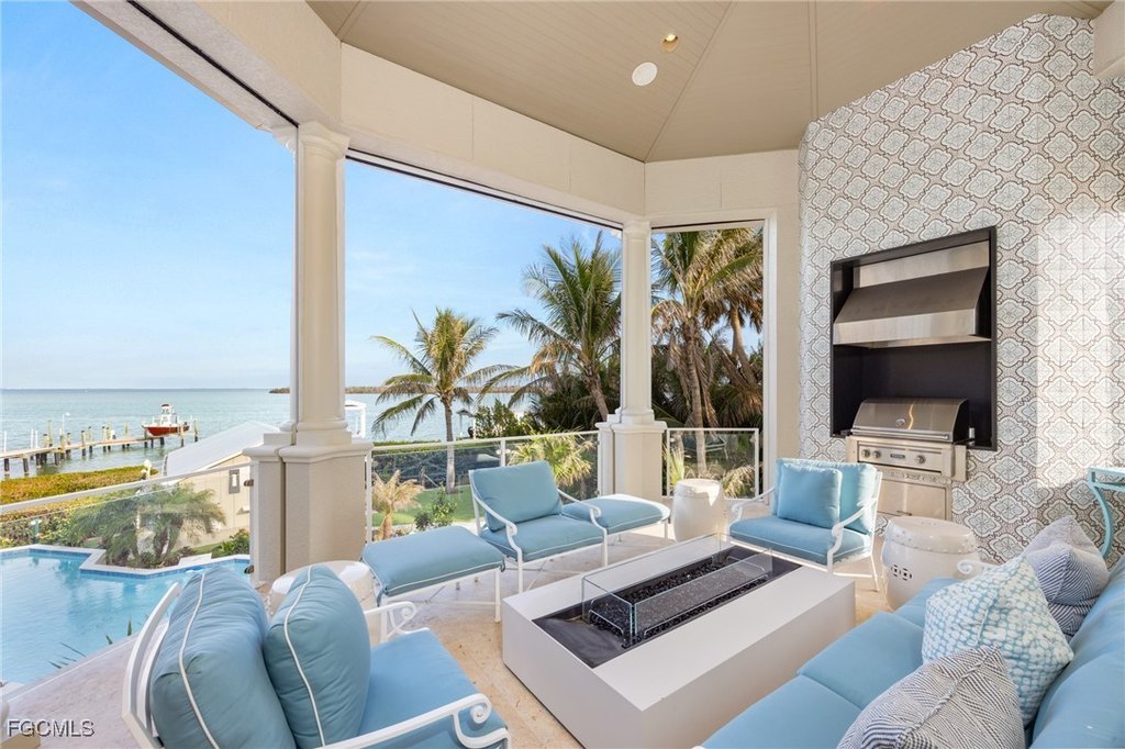 Captiva, Florida, 33924, United States, 5 Bedrooms Bedrooms, ,5.5 BathroomsBathrooms,Residential,Forsale,1971924