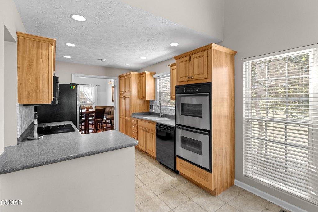 Baneberry, Tennessee, 37890, United States, 3 Bedrooms Bedrooms, ,2.5 BathroomsBathrooms,Residential,Forsale,1999467