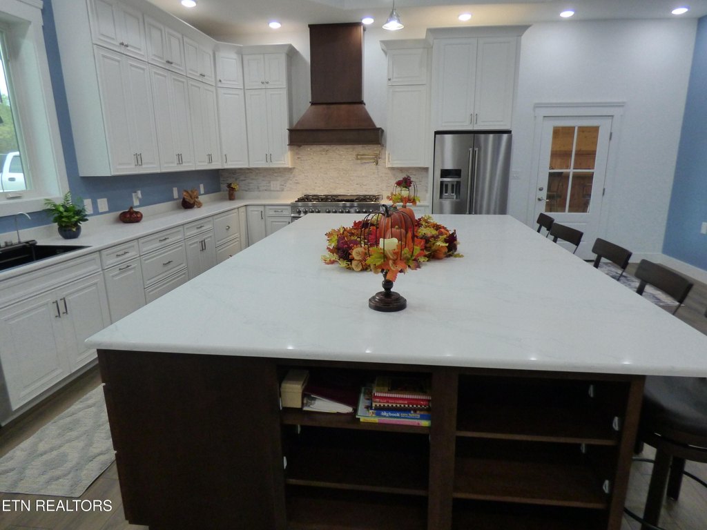 Crossville, Tennessee, 38572, United States, 2 Bedrooms Bedrooms, ,2.5 BathroomsBathrooms,Residential,Forsale,1996593