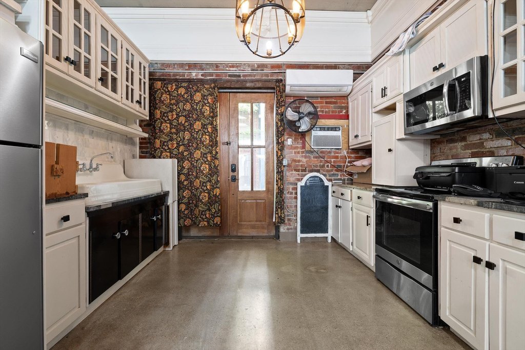 Chattanooga, Tennessee, 37402, United States, 4 Bedrooms Bedrooms, ,4.5 BathroomsBathrooms,Residential,Forsale,2011235