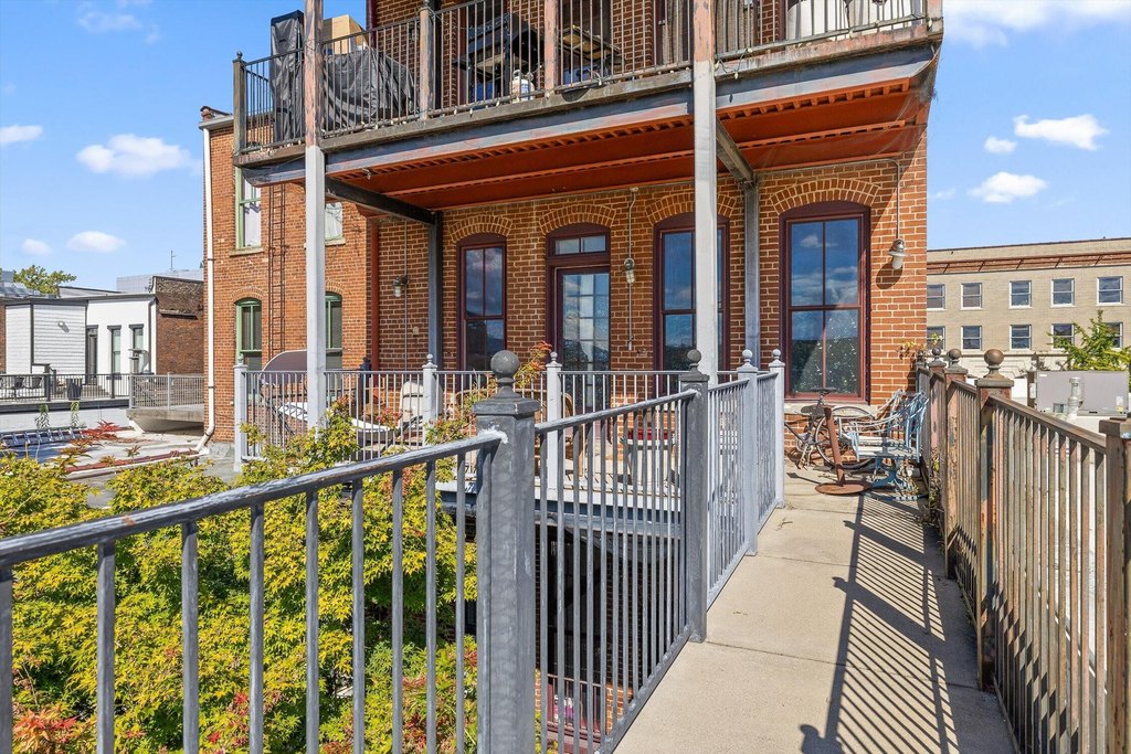 Chattanooga, Tennessee, 37402, United States, 4 Bedrooms Bedrooms, ,4.5 BathroomsBathrooms,Residential,Forsale,2011235