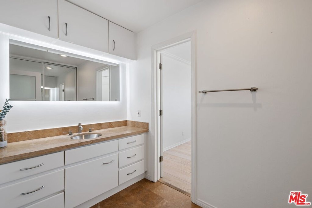 Malibu, California, 90265, United States, 2 Bedrooms Bedrooms, ,1 BathroomBathrooms,Residential,Forsale,1985963