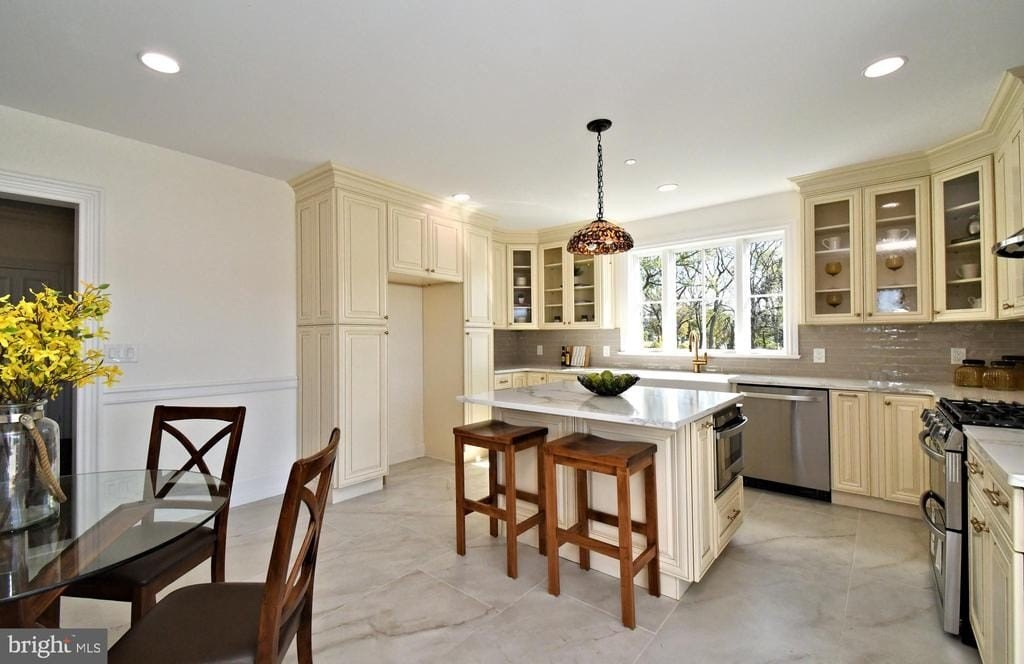 FURLONG, Pennsylvania, 18925, United States, 6 Bedrooms Bedrooms, ,3.5 BathroomsBathrooms,Residential,Forsale,1973387