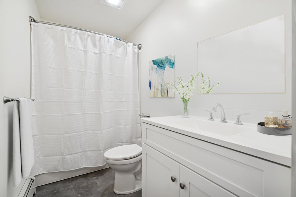 Woodstock, Vermont, 05091, United States, 3 Bedrooms Bedrooms, ,3.5 BathroomsBathrooms,Residential,Forsale,2004852