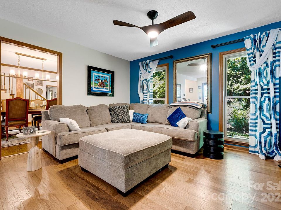 Mills River, North Carolina, 28759, United States, 3 Bedrooms Bedrooms, ,4 BathroomsBathrooms,Residential,Forsale,2004157