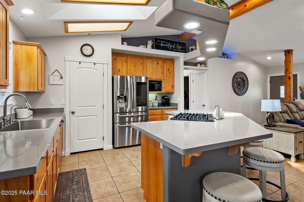 Chino Valley, Arizona, 86323, United States, 5 Bedrooms Bedrooms, ,2 BathroomsBathrooms,Residential,Forsale,1968231