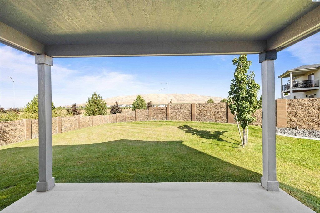 Richland, Washington, 99352, United States, 4 Bedrooms Bedrooms, ,2.5 BathroomsBathrooms,Residential,Forsale,1990696