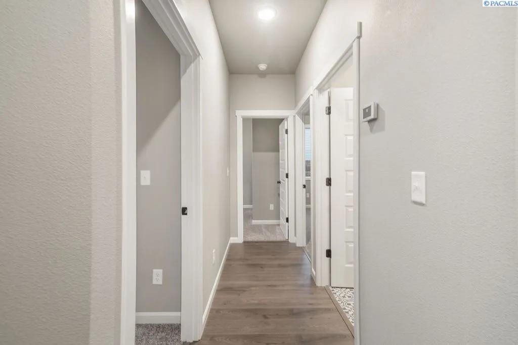 West Richland, Washington, 99353, United States, 4 Bedrooms Bedrooms, ,2 BathroomsBathrooms,Residential,Forsale,1990697