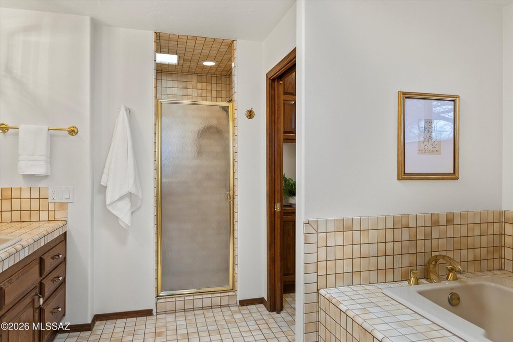 Tucson, Arizona, 85750, United States, 4 Bedrooms Bedrooms, ,3.5 BathroomsBathrooms,Residential,Forsale,2009547