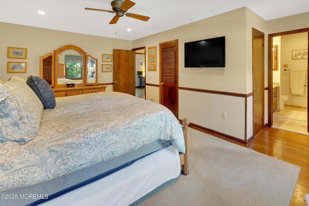 Red Bank, New Jersey, 07701, United States, 5 Bedrooms Bedrooms, ,3 BathroomsBathrooms,Residential,Forsale,1984553