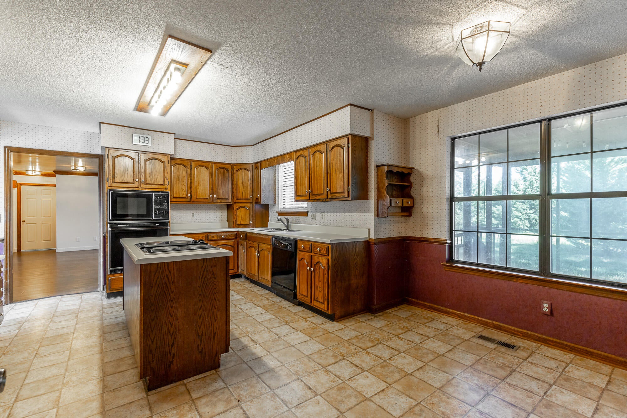 Hixson, Tennessee, 37343, United States, 4 Bedrooms Bedrooms, ,3 BathroomsBathrooms,Residential,Forsale,1963602