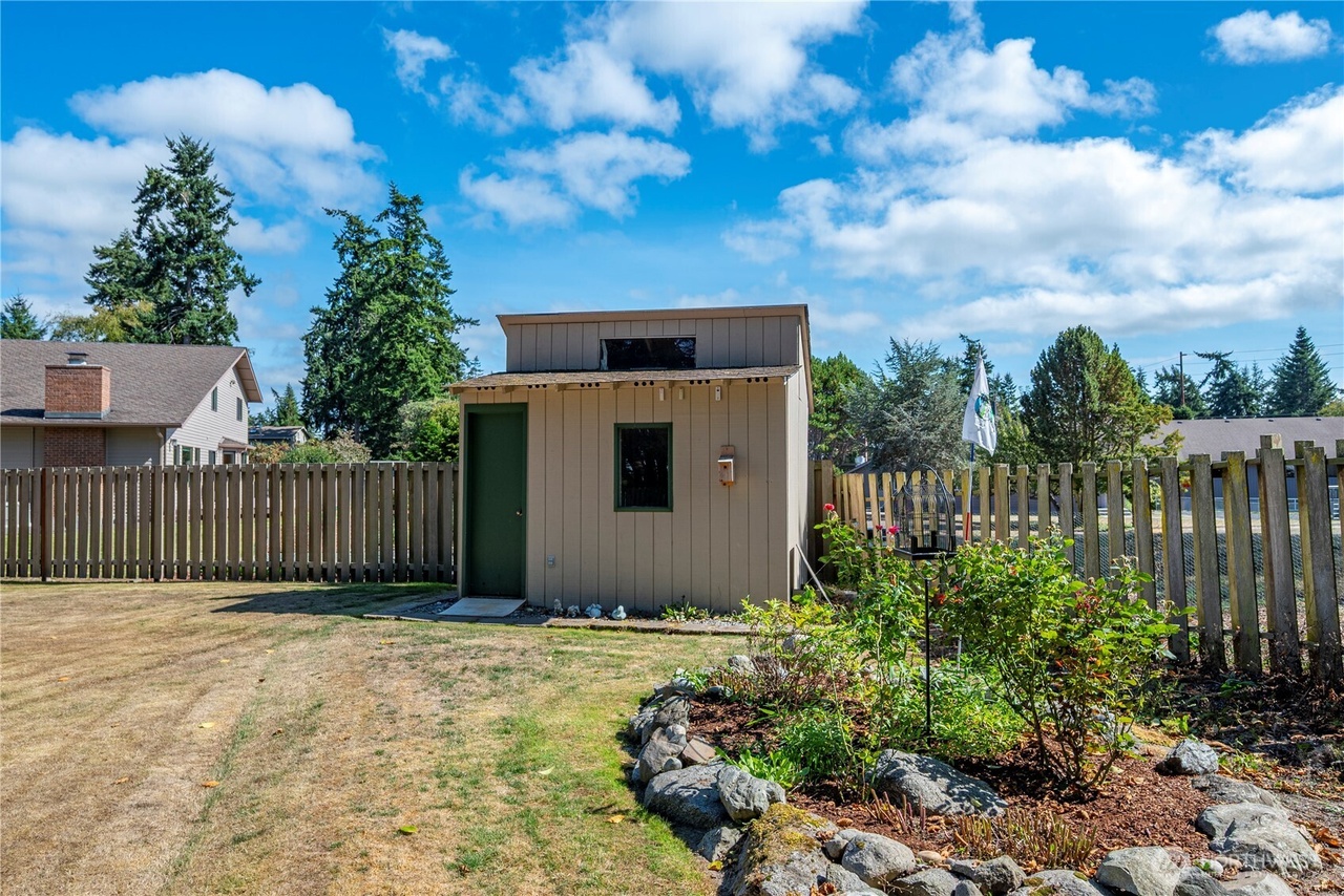 Oak Harbor, Washington, 98277, United States, 4 Bedrooms Bedrooms, ,2 BathroomsBathrooms,Residential,Forsale,1965888