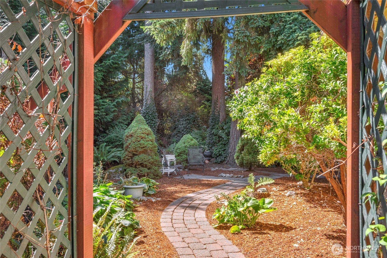 Everett, Washington, 98208, United States, 3 Bedrooms Bedrooms, ,2 BathroomsBathrooms,Residential,Forsale,1965889