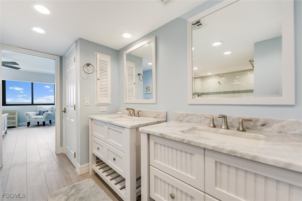 Captiva, Florida, 33924, United States, 2 Bedrooms Bedrooms, ,2 BathroomsBathrooms,Residential,Forsale,1886405