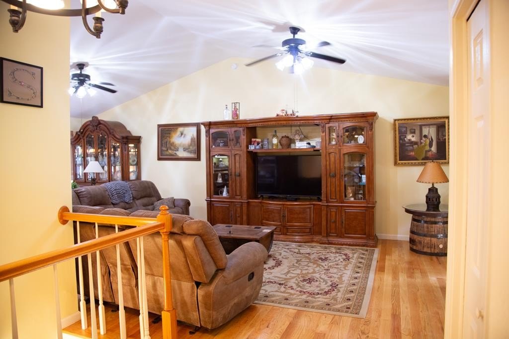 Sparta, Tennessee, 38583, United States, 3 Bedrooms Bedrooms, ,2.5 BathroomsBathrooms,Residential,Forsale,1996598