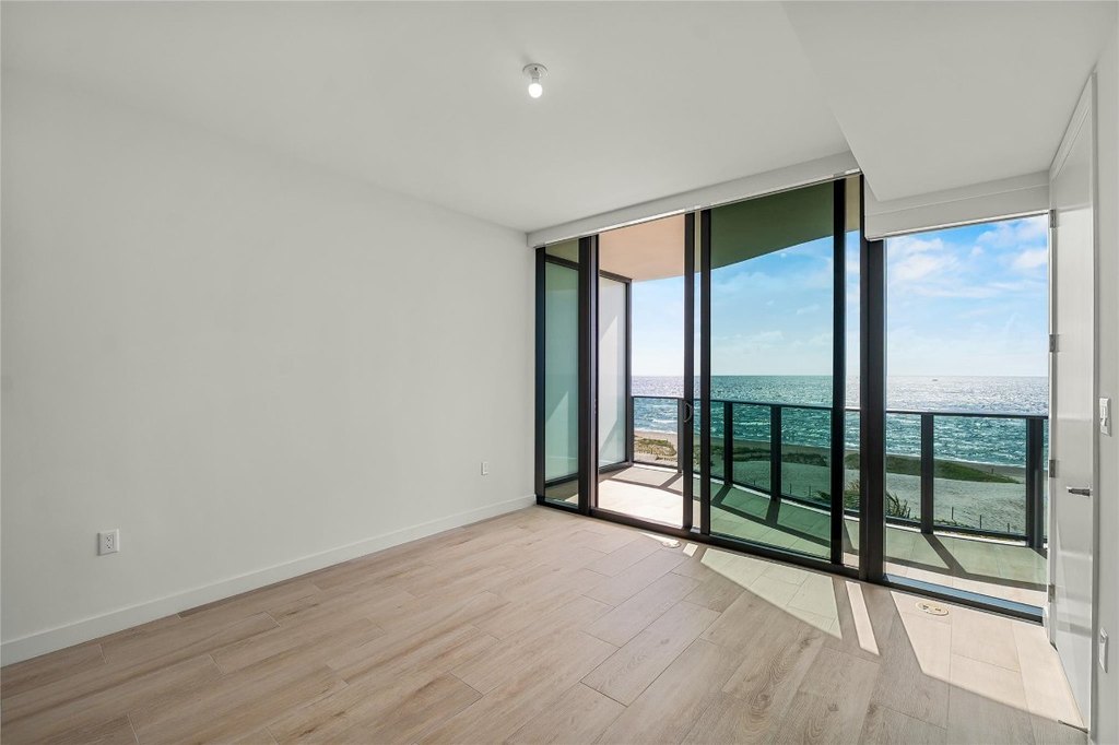 Pompano Beach, Florida, 33062, United States, 2 Bedrooms Bedrooms, ,2.5 BathroomsBathrooms,Residential,Forsale,2011543