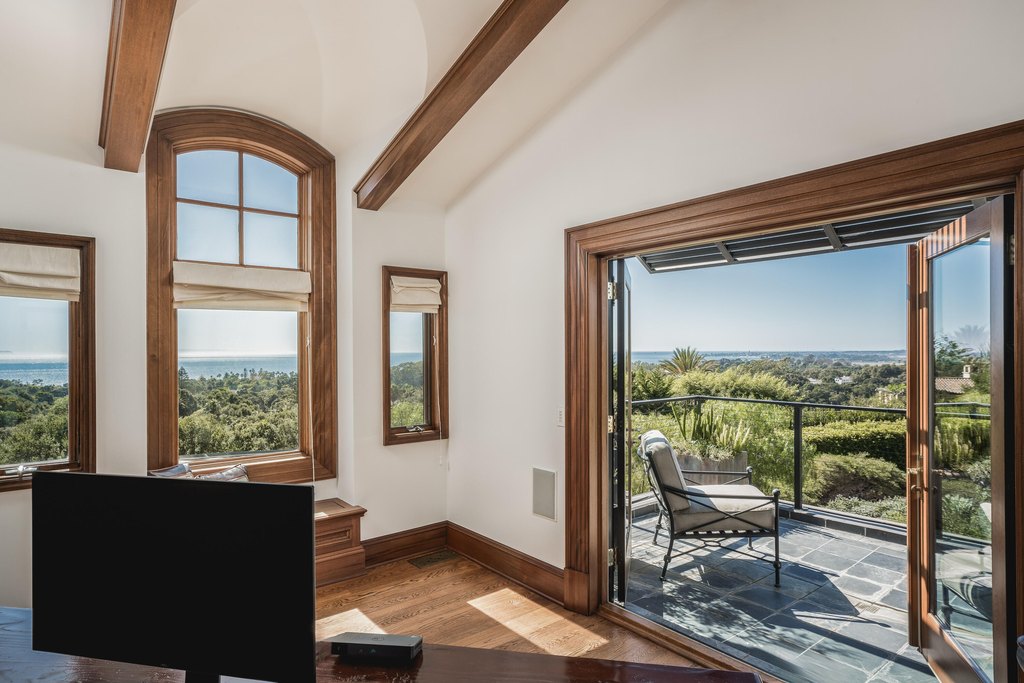 SANTA BARBARA, California, 93110, United States, 6 Bedrooms Bedrooms, ,7.5 BathroomsBathrooms,Residential,Forsale,1985950