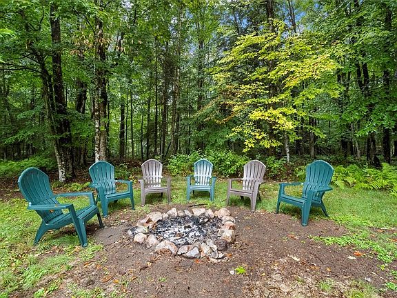 Eagle Bay, New York, 13331, United States, 3 Bedrooms Bedrooms, ,2 BathroomsBathrooms,Residential,Forsale,1969693