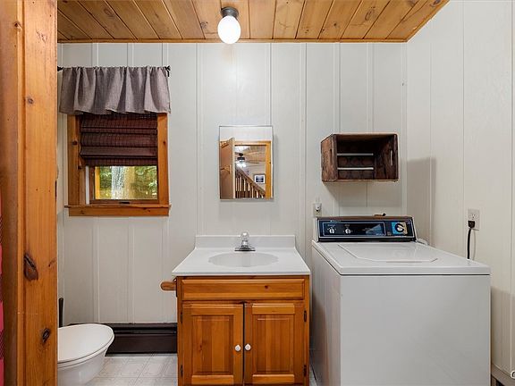 Eagle Bay, New York, 13331, United States, 3 Bedrooms Bedrooms, ,2 BathroomsBathrooms,Residential,Forsale,1969693