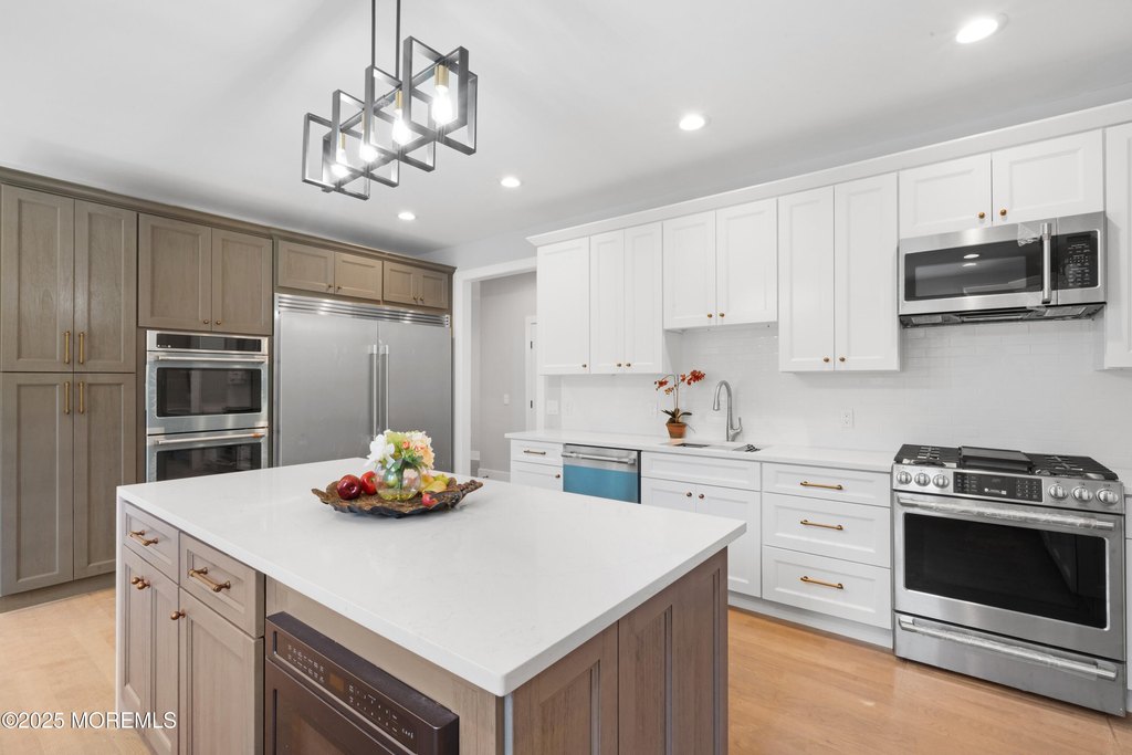 Howell, New Jersey, 07731, United States, 6 Bedrooms Bedrooms, ,5.5 BathroomsBathrooms,Residential,Forsale,1984568