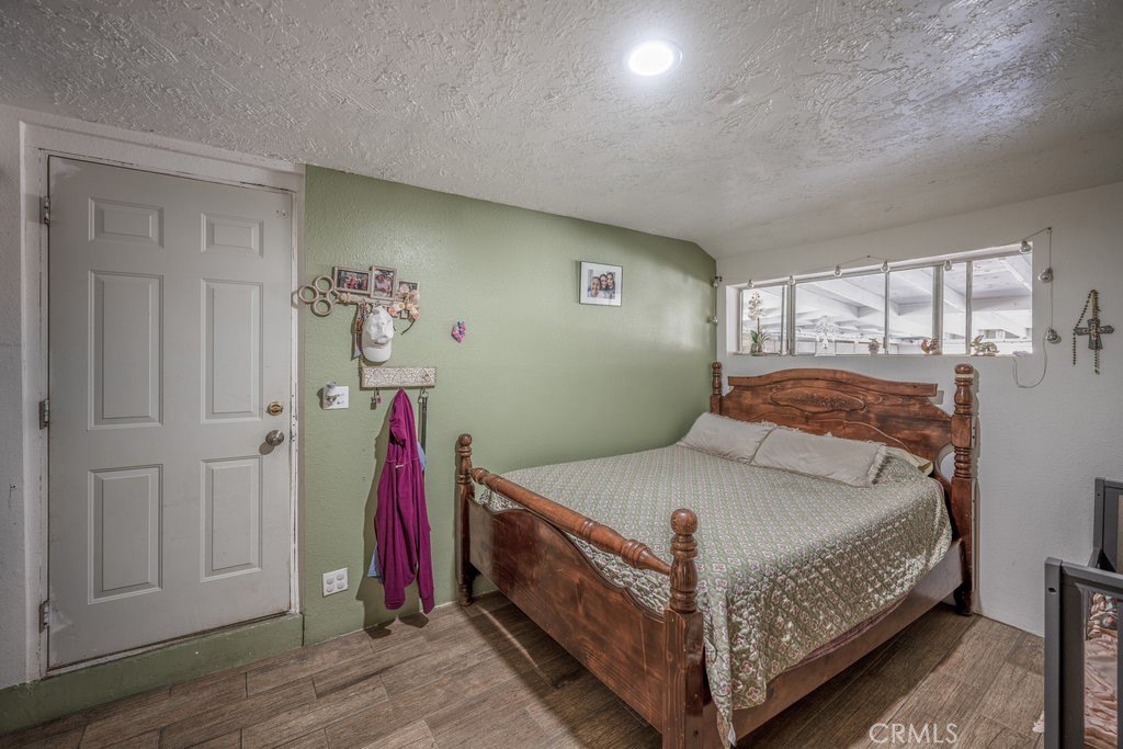 Agua Dulce, California, 91390, United States, 2 Bedrooms Bedrooms, ,4 BathroomsBathrooms,Residential,Forsale,2004098