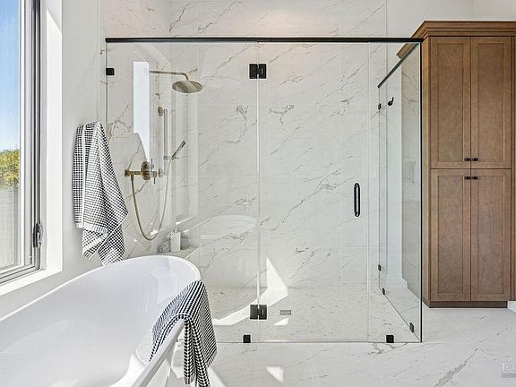 Santa Rosa, California, 95403, United States, 4 Bedrooms Bedrooms, ,4 BathroomsBathrooms,Residential,Forsale,1985927