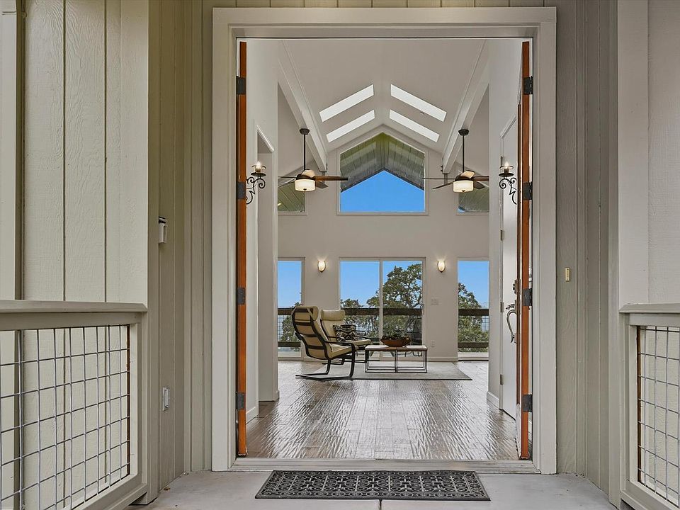 Cloverdale, California, 95425, United States, 3 Bedrooms Bedrooms, ,3 BathroomsBathrooms,Residential,Forsale,1985929